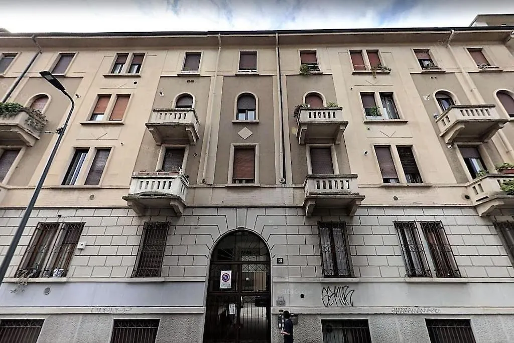 New Cozy Studio 7 Metro Stops To Duomo! Milano